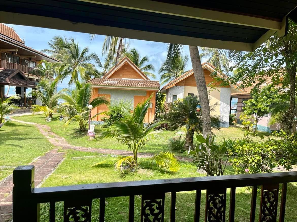 First Villa Beach Resort Baan Tai Exterior foto