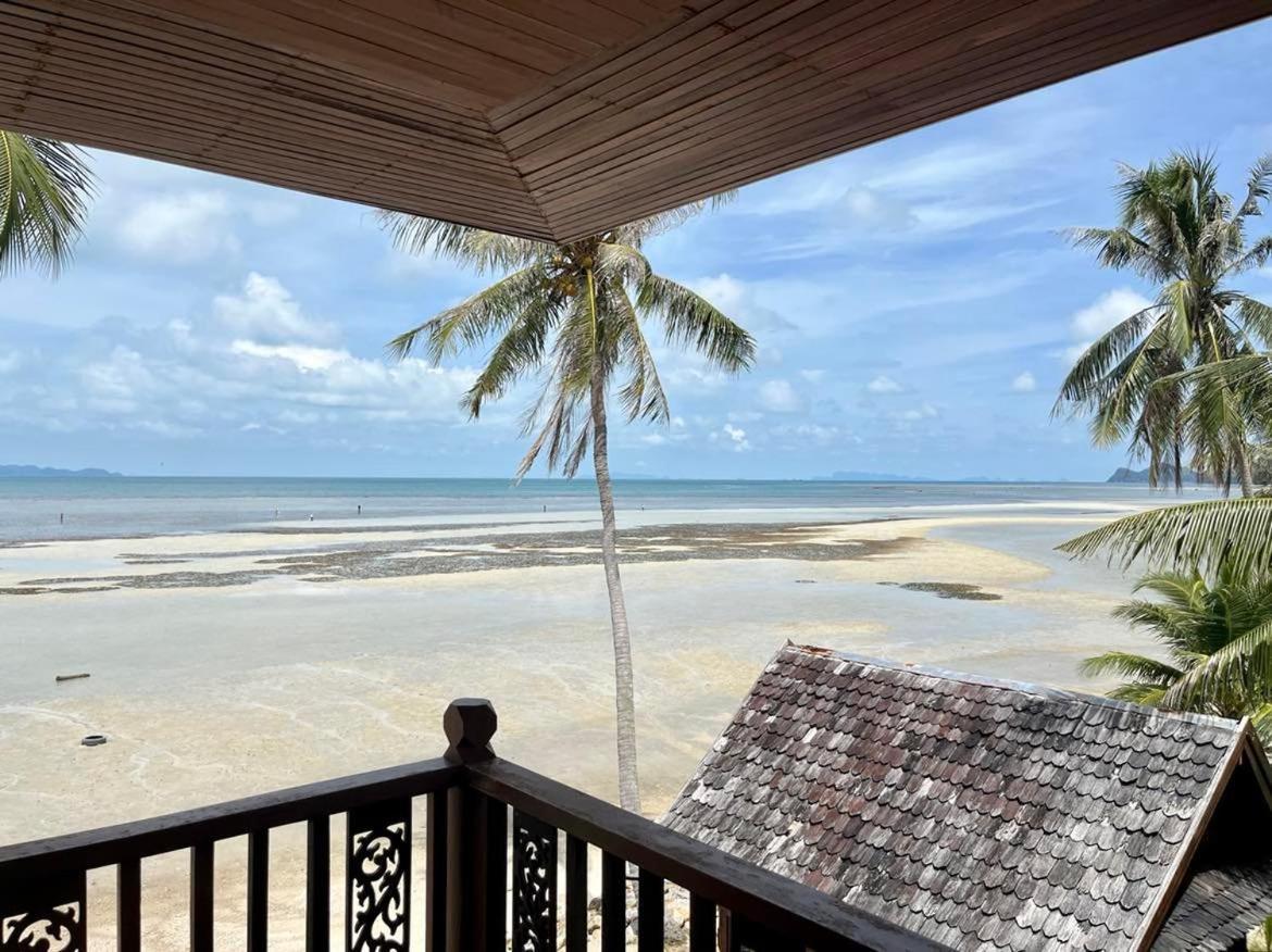 First Villa Beach Resort Baan Tai Exterior foto